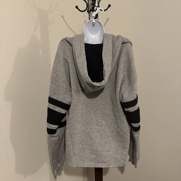 DC Classic XL Gray Vegas Hoodie with Lace-Up Neck and Striped Sleeves - Picture 5 of 7